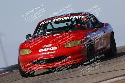 media/Oct-26-2025-CalClub SCCA (Sun) [[8ce1e69566]]/Group 5/Grapevine/